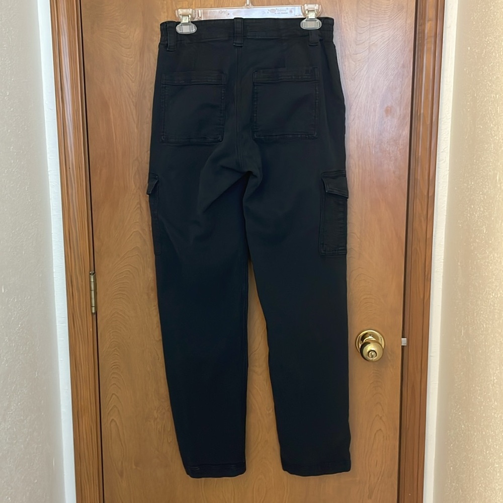 WOMENS American Eagle Black Cargo Stretch Pants in size 2 regular - Picture 2 of 11